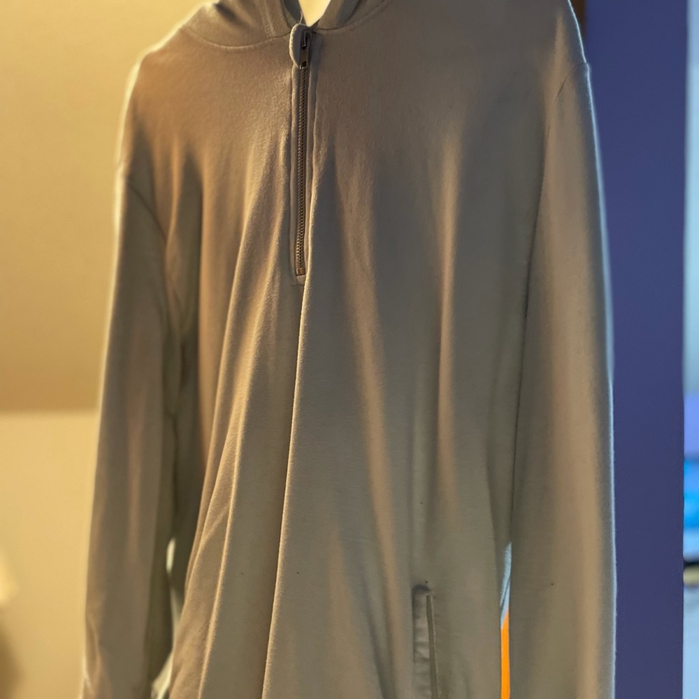 Light long sleeve hoodie
